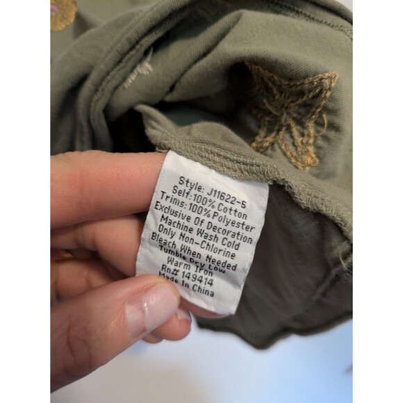Johnny Was Top Shirt Embroidery Monroe Everyday Tee Moss Green Small - Picture 8 of 8
